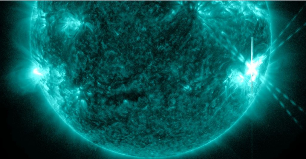 AR1515: yesterday the sunspot's erupted, producing a brief but potent X1.1-class - La regione solare AR1515 ieri ha prodotto una potente eruzione di classe X1.1