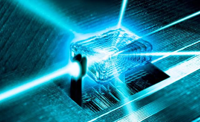 Un'idea al diamante per il computer quantistico - Diamond idea for quantum computer