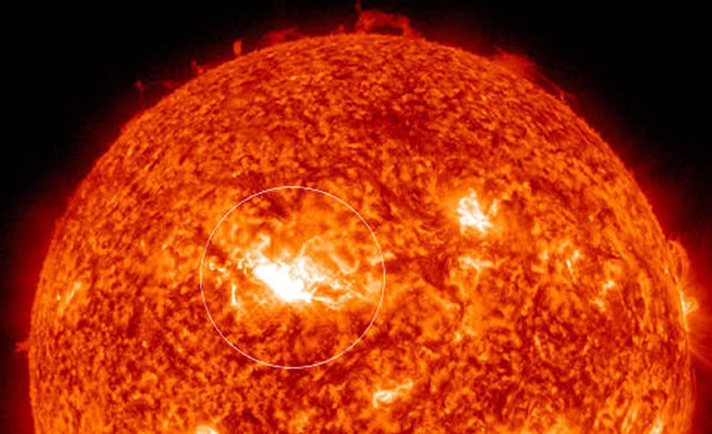 Attività Solare: Brillamento di Classe M6.5 - Space Weather: M6 Class Solar Flare