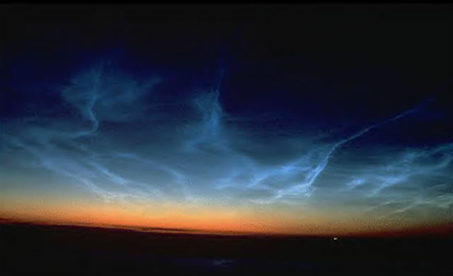 Le Nubi Nottilucenti si sono accese in anticipo - Noctilucent Clouds Get an Early Start
