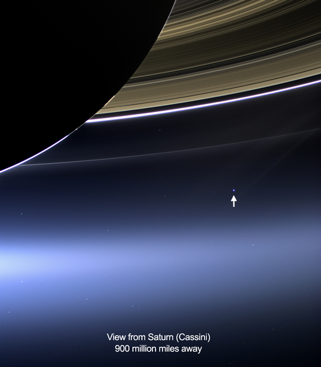 La sonda Cassini fotografa la Terra da Saturno: Quel Pallido Puntino Blu siamo Noi - Cassini, From Saturn A Pale Blue Dot: That's Us