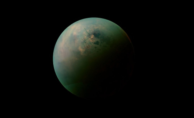 Primi Accenni di Onde sui Mari di Titano, Luna di Saturno - First Hints of Waves on Titan's Seas