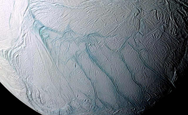 Oceani d'Acqua Liquida anche Sotto il Ghiaccio di Encelado - Gravity Measurements Confirm Subsurface Ocean on Enceladus