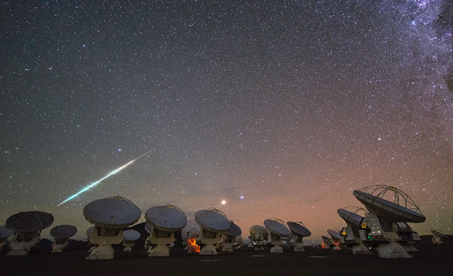 ESO - ALMA Telescope Array Time-Lapse