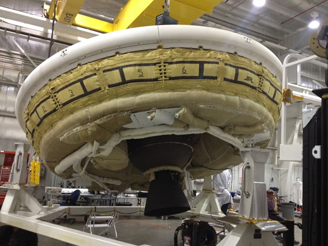 Veicolo a Forma di Disco della NASA Pronto al Test - NASA's Saucer-Shaped Craft Preps for Flight Test
