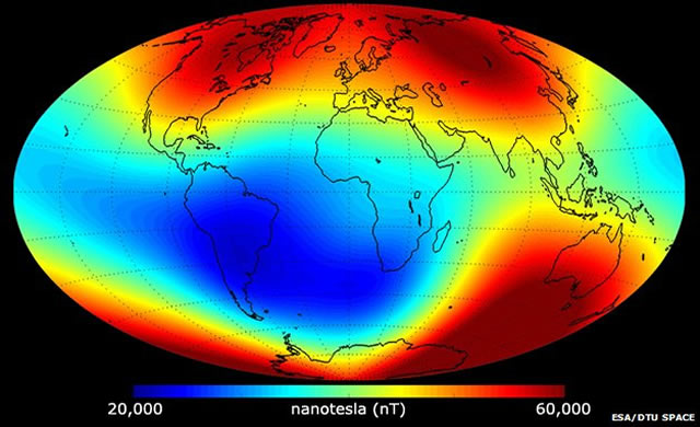 ESA: Swarm Rivela Cambiamenti nel Magnetismo Terrestre - Swarm reveals Earth's Changing Magnetism