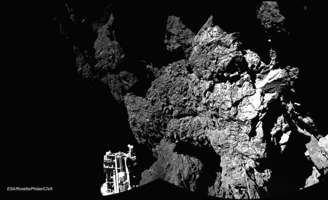 Philae: Adesso sono ancorato e sicuro! - Now I’m safely on the ground!