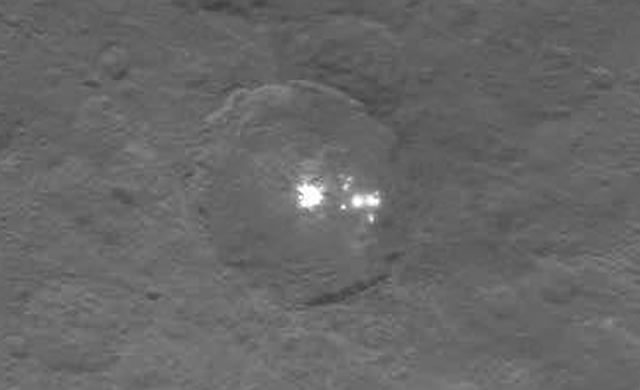 Dawn sempre più vicina ai punti luminosi di Cerere - Closest look yet at Ceres' bright spots