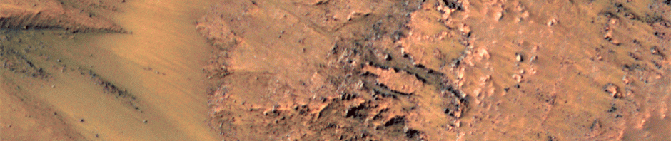 NASA, Marte: Nel 2011 Evidenze della Presenza di Acqua - Aug. 5, 2011, Warm-Season Flows on Slope in Newton Crater
