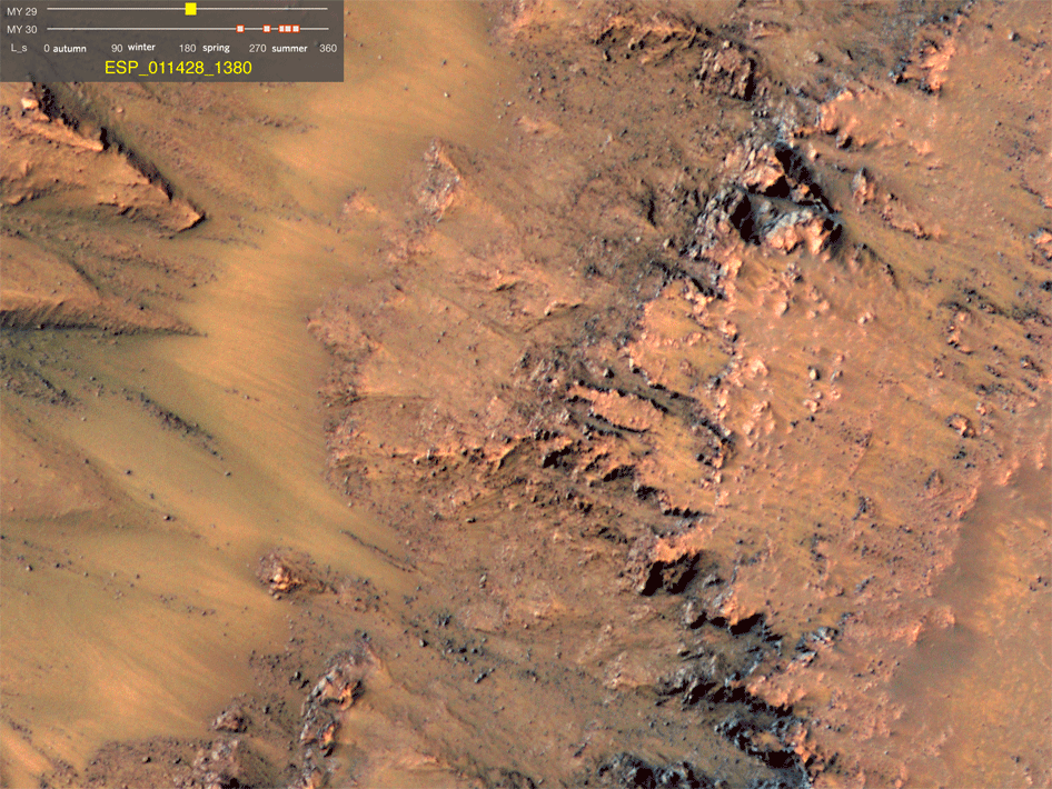 NASA, Marte: Nel 2011 Evidenze della Presenza di Acqua - Aug. 5, 2011, Warm-Season Flows on Slope in Newton Crater