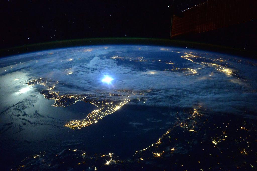 #ISS - Scott Kelly: Chiaro di Luna sull'Italia vista dallo Spazio - Moonlight over Italy